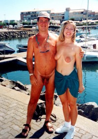 My female neighbour with saggy tits and huge nipples likes to pose nude with my tiny hairy dick